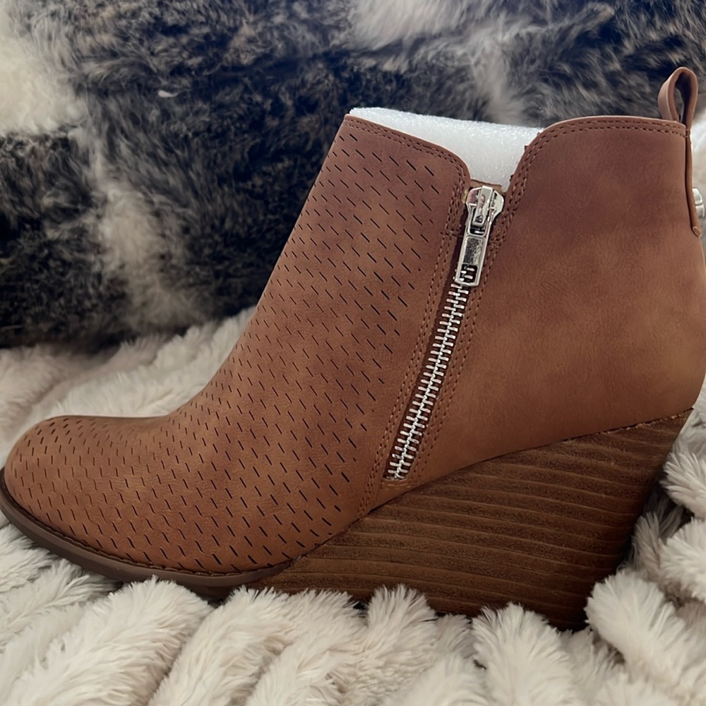 DV by Dolce Vita Guston Bootie